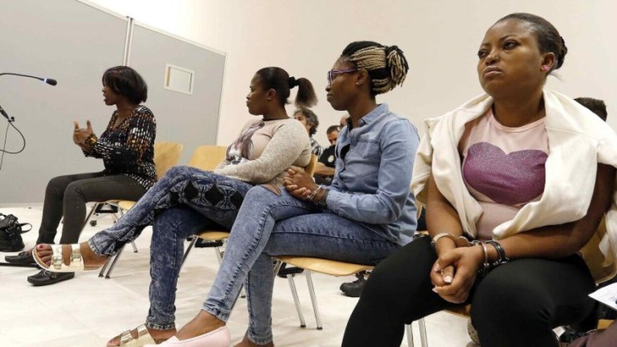 «Aborta hoy, y mañana me la mandas a trabajar al Lugo»