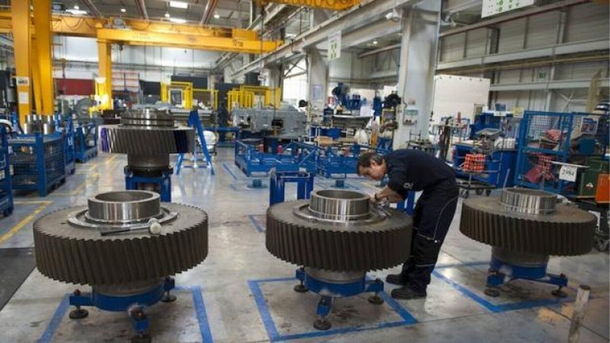 La producción industrial bajó un 2,2 % en abril en Canarias