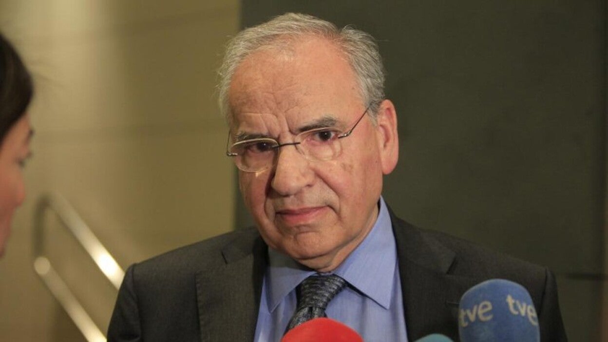 Guerra ve un «desastre» el referéndum y espera que el Gobierno lo pueda parar