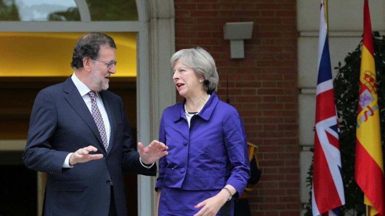 Rajoy felicita a May y espera seguir trabajando en una relación fructífera
