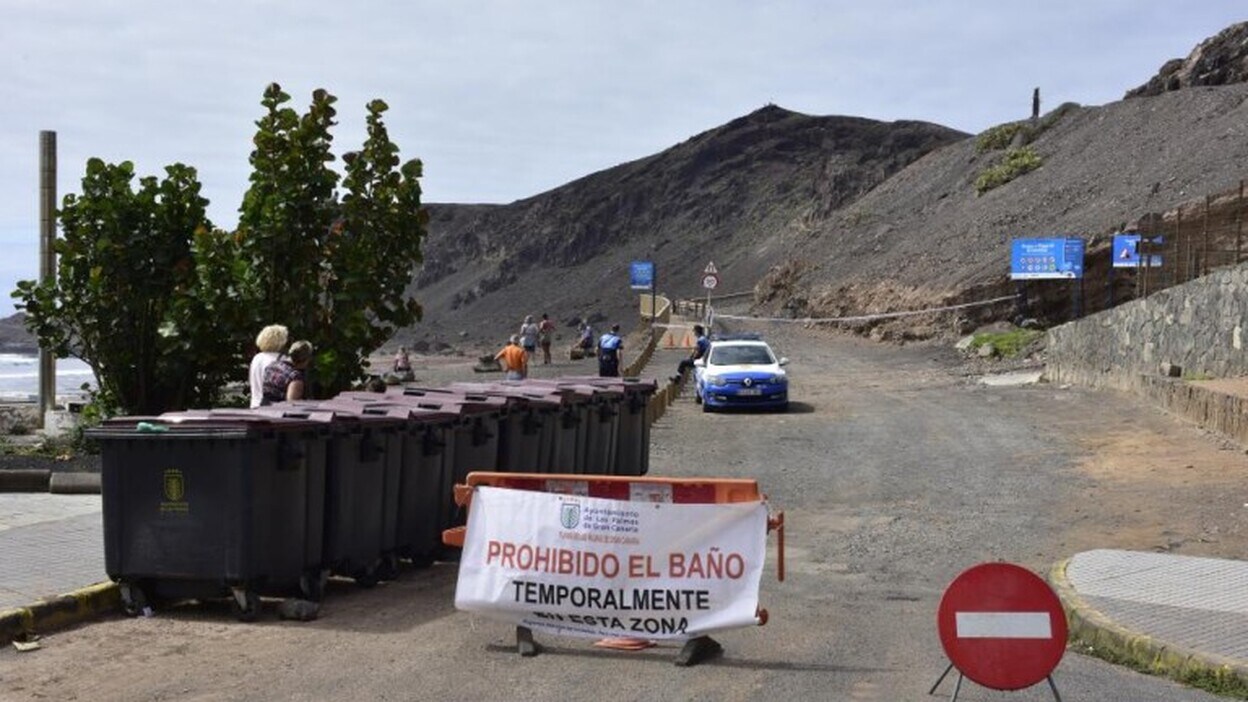 Se levanta el veto al baño en El Confital tras un mes y 21 días