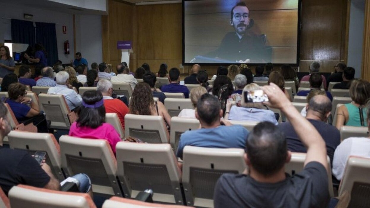 Echenique anima a nueva dirección Podemos Canarias