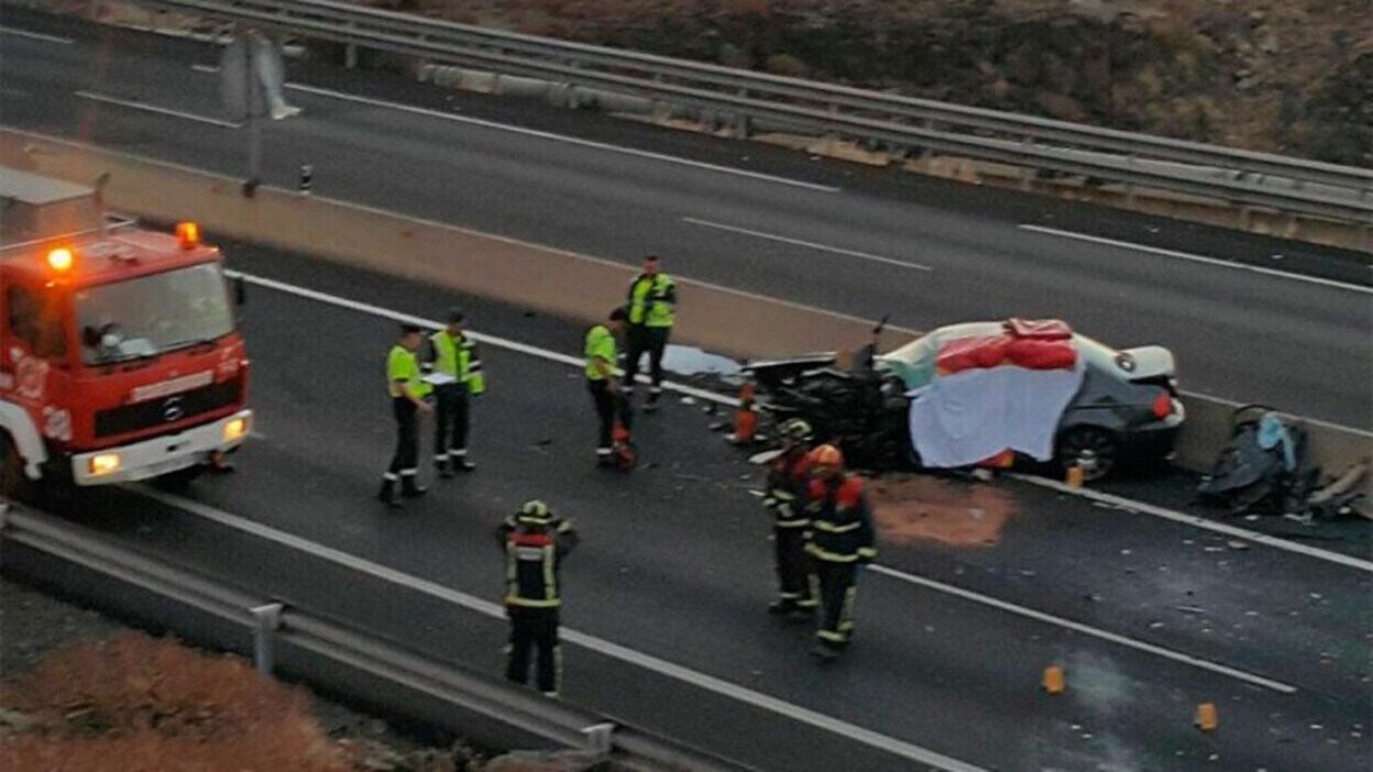 Un conductor kamikaze provoca dos muertos en Tenerife