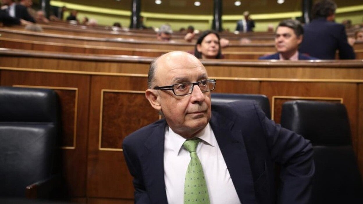 El PSOE se niega a reunirse con Montoro