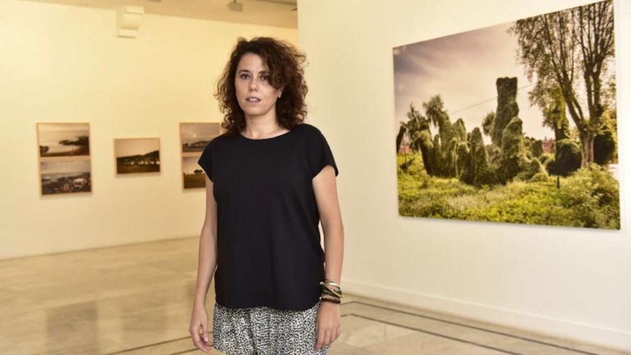 Arozena exhibe en La Regenta a la multitud en sus hábitats