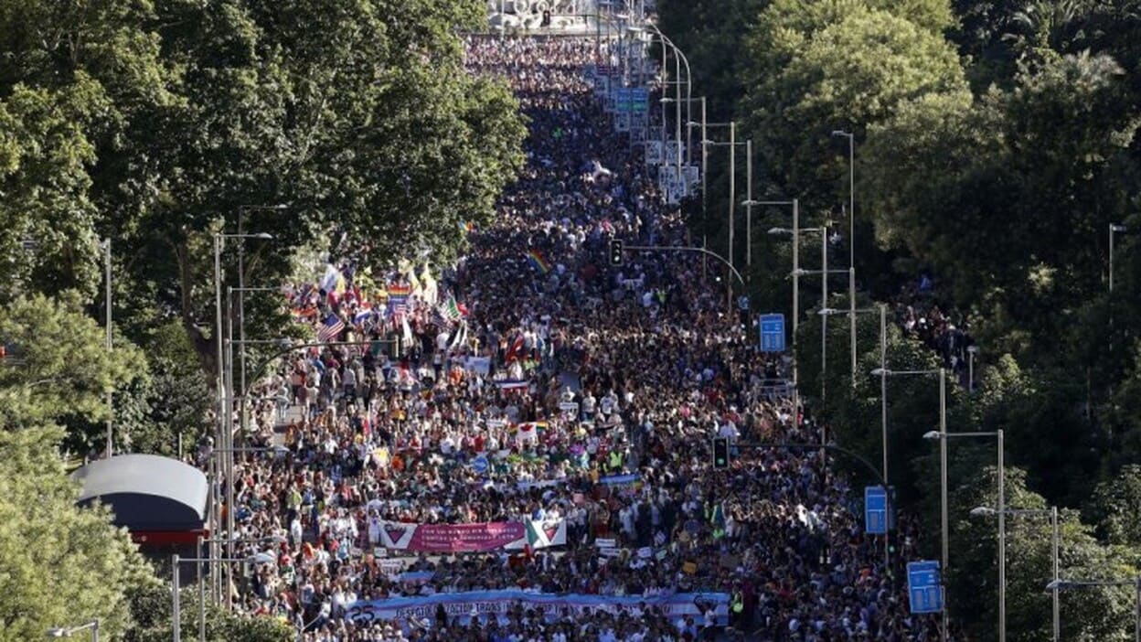 Multitudinaria marcha del World Pride 2017