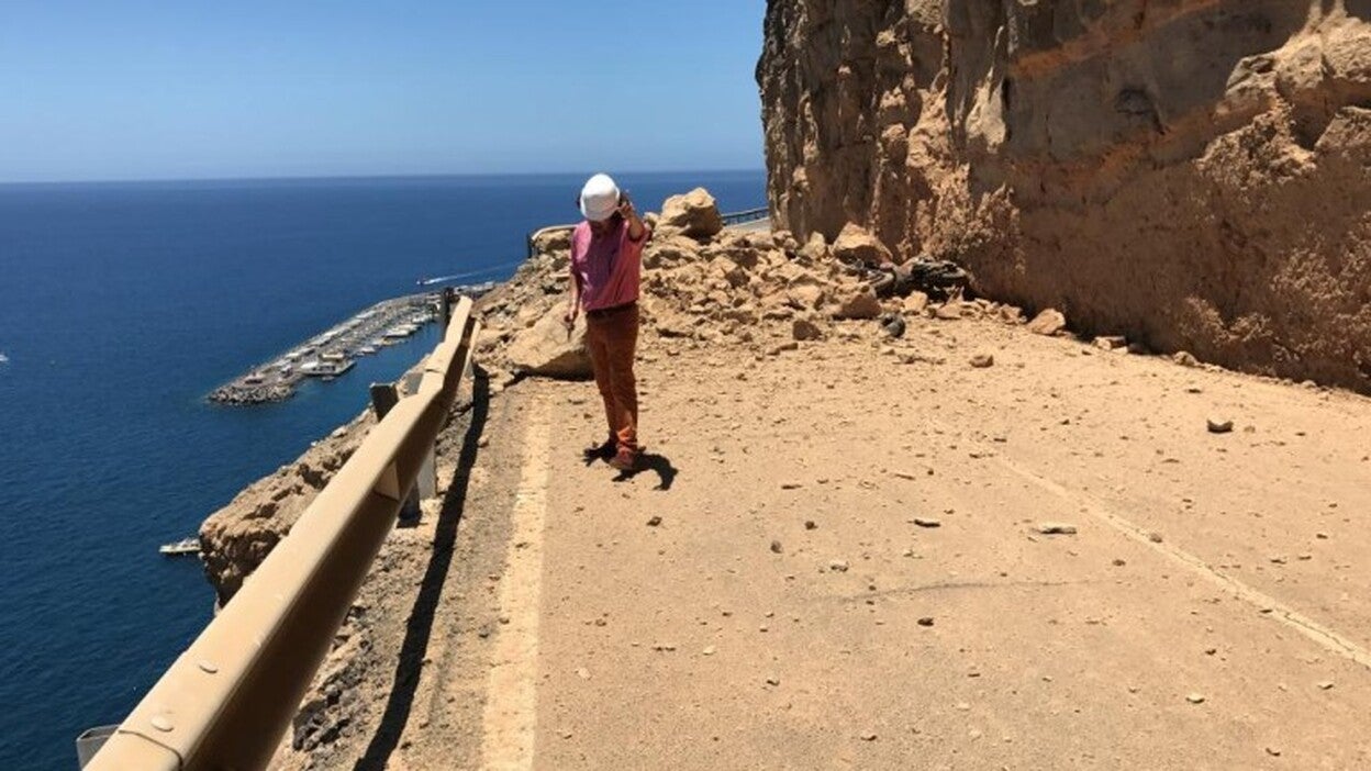 Mogán informa al turismo que el derrumbe eleva el coste del taxi
