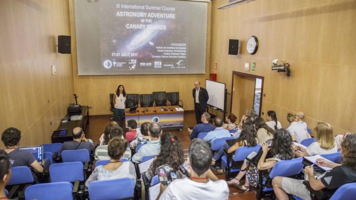 45 profesores participan en curso de astronomía del IAC