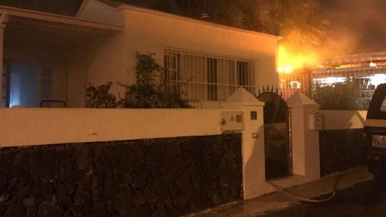Atendido por inhalación de humo tras el incendio de su vivienda