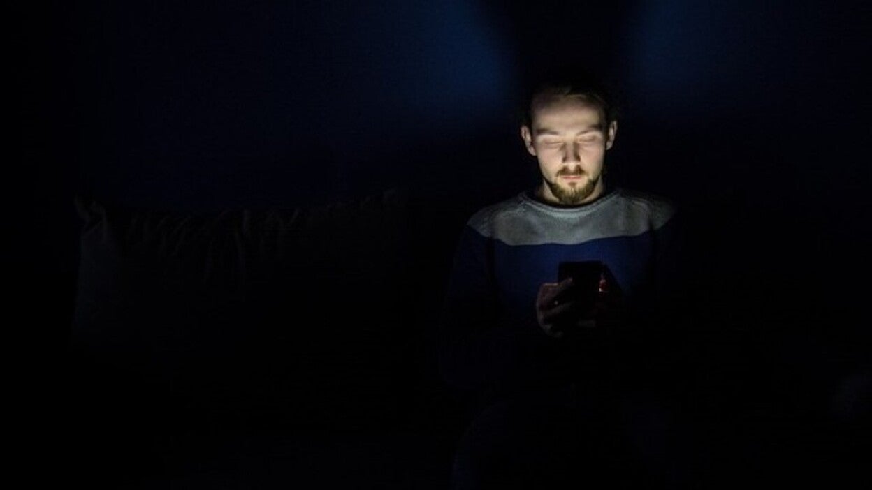 La luz de los dispositivos digitales reduce la calidad del sueño