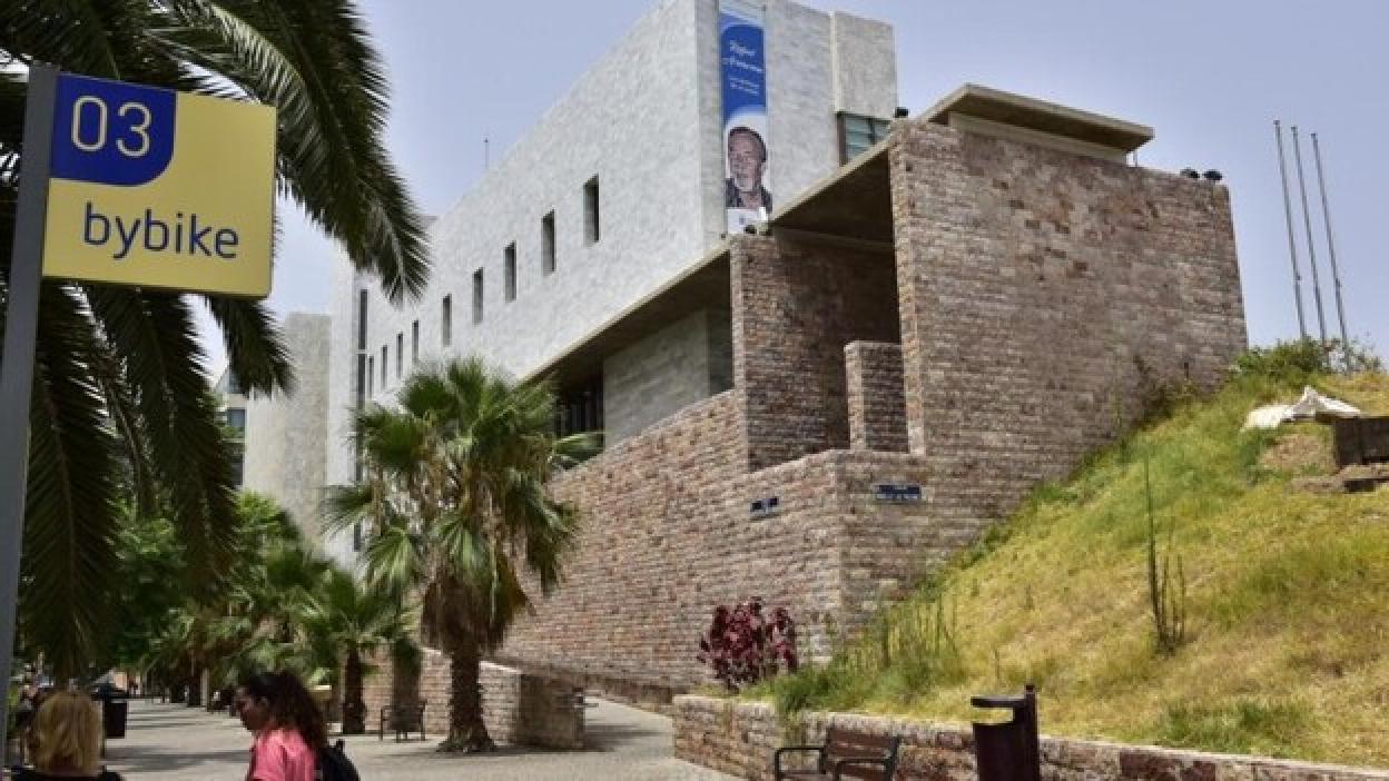 El PP pide que se actúe contra el cierre de la Biblioteca Pública