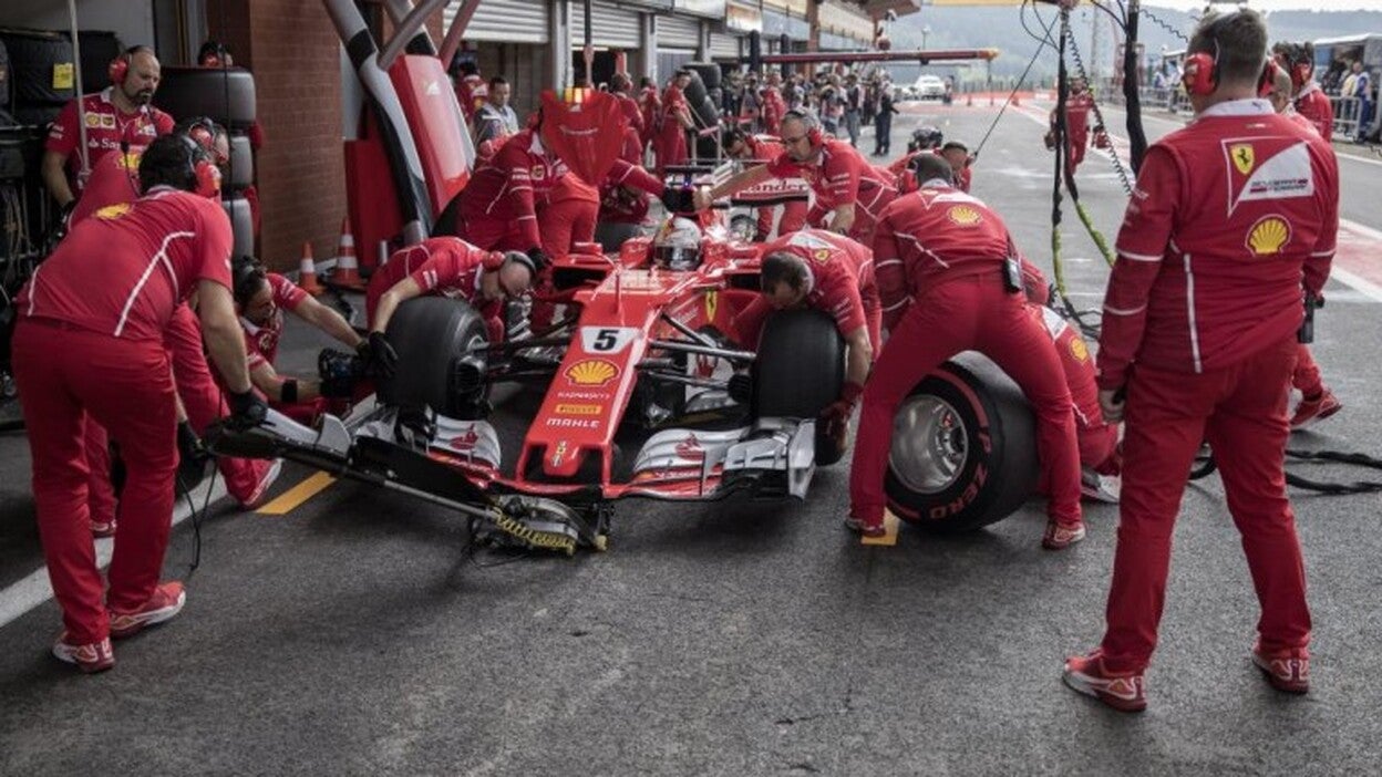 Vettel renueva tres años con Ferrari