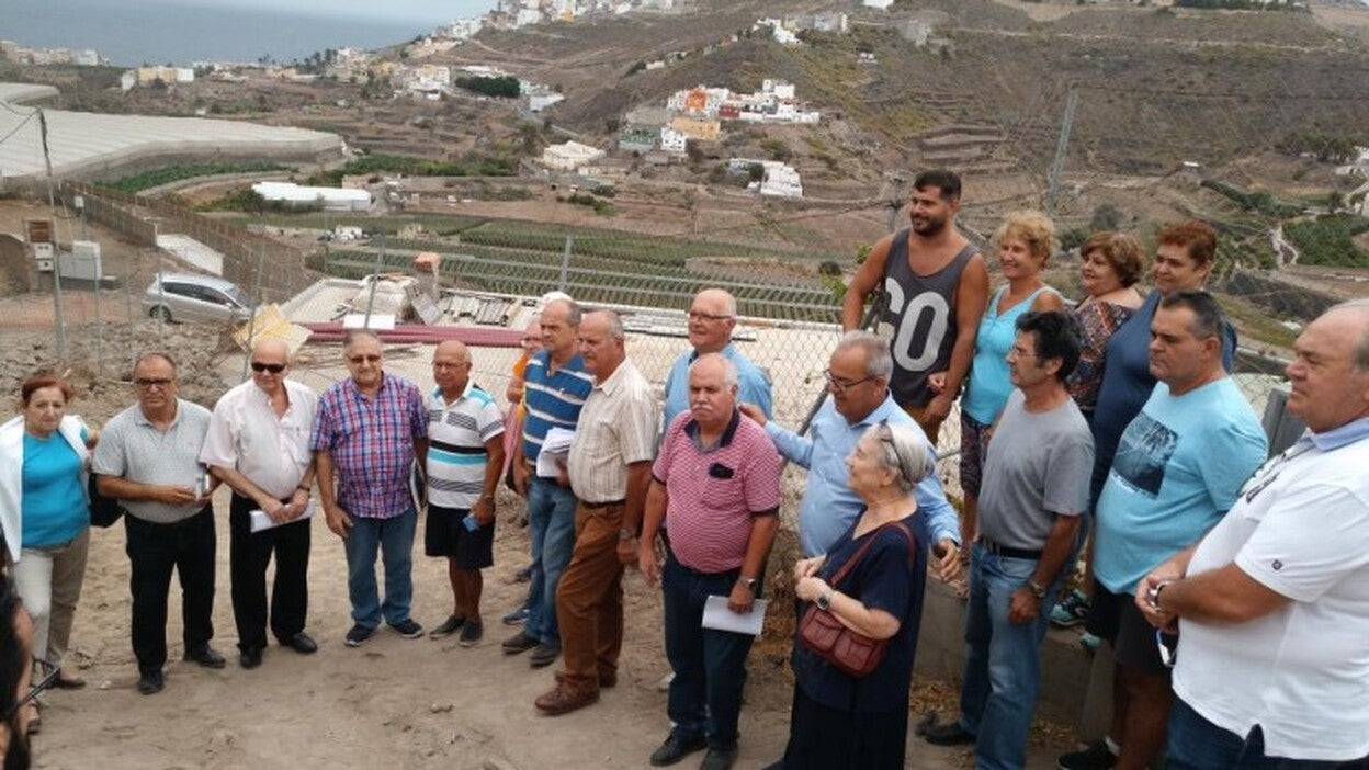 Tenoya exige el desmantelamiento del biodigestor junto a sus casas