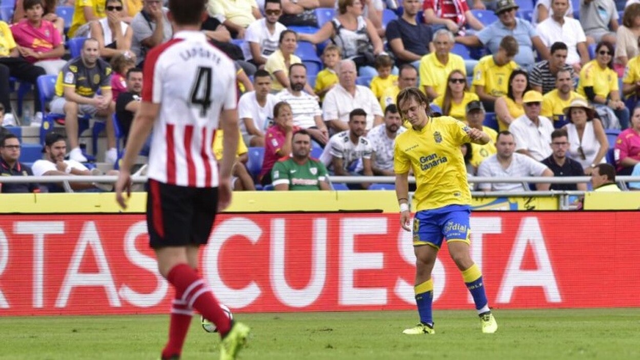 Dani Castellano, otra baja en Sevilla