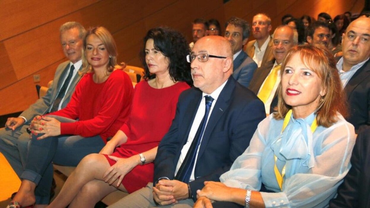 Asián pide consenso para rebajar los precios aéreos