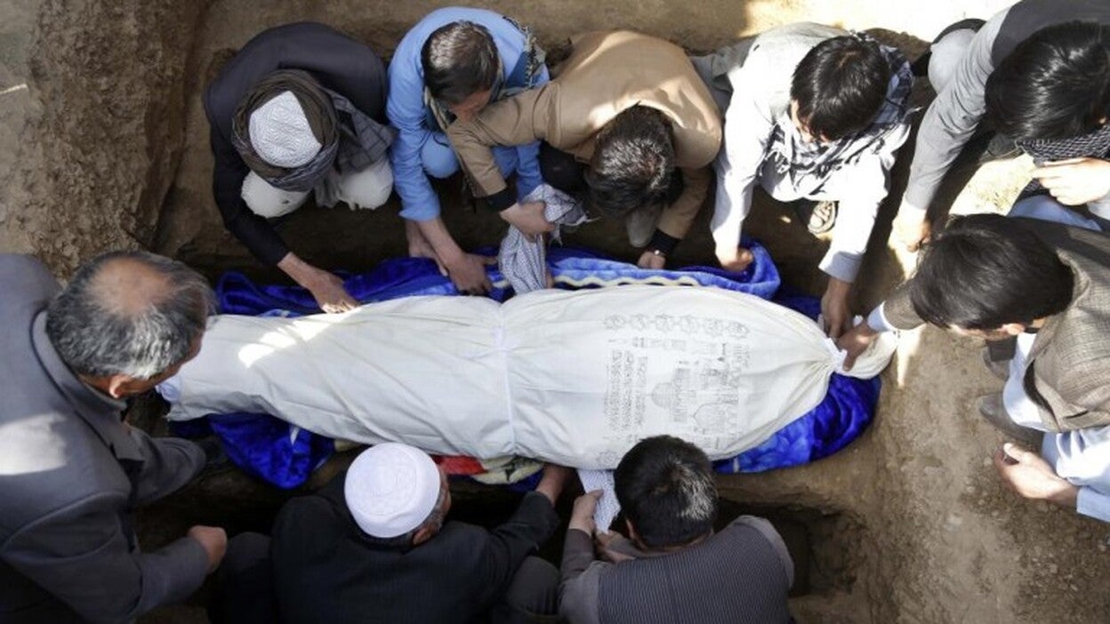 Al menos 15 muertos en ataque suicida en Kabul