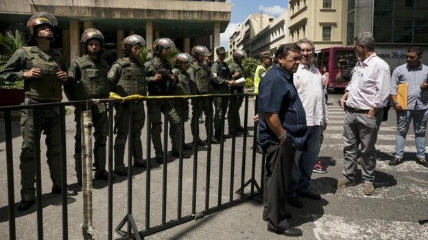 Cuatro opositores juran ante la Constituyente