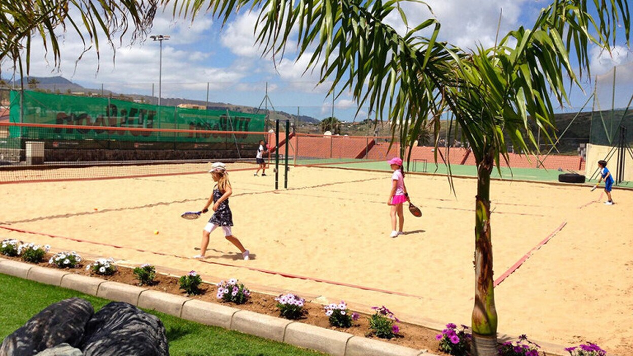 El Open Gran Canaria Nosolotenis acoge un torneo sobre arena