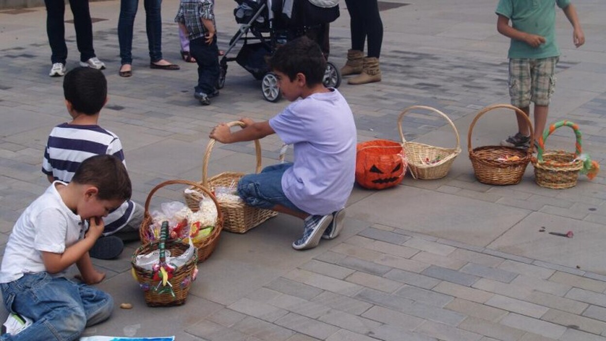 Los Sanitos y el Pan por Dios como alternativa a Halloween