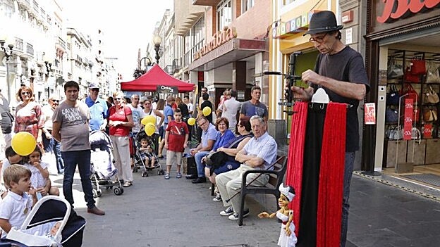 Actividades en la Calle Mayor de Triana /  Paco Socorro