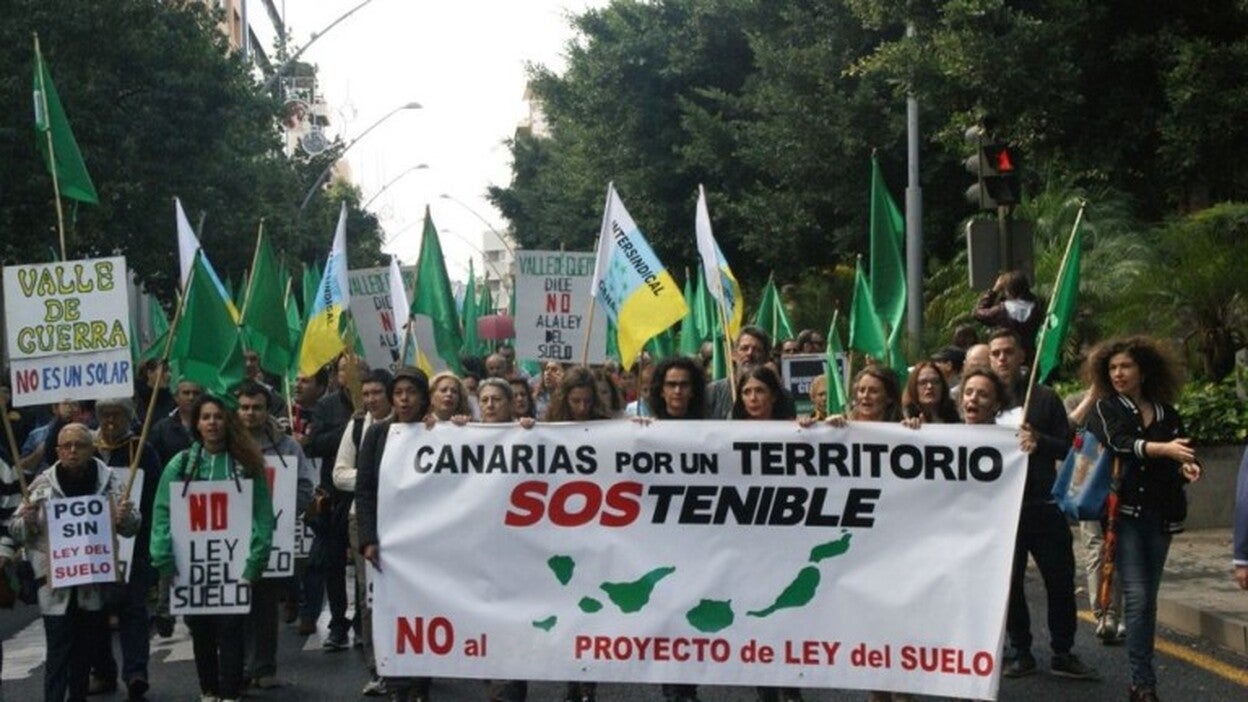 La batalla jurídica contra ley del Suelo «aún no ha empezado»