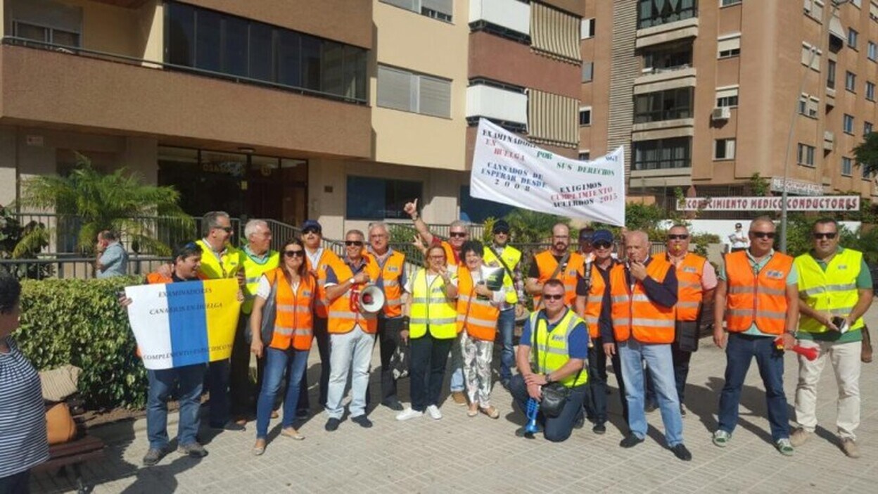 Tráfico acerca posturas con los examinadores pero el paro sigue