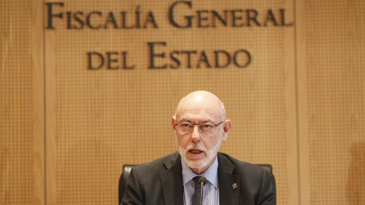 La Asociación de Fiscales alaba a Maza, «que hizo del imperio de la ley su guía»