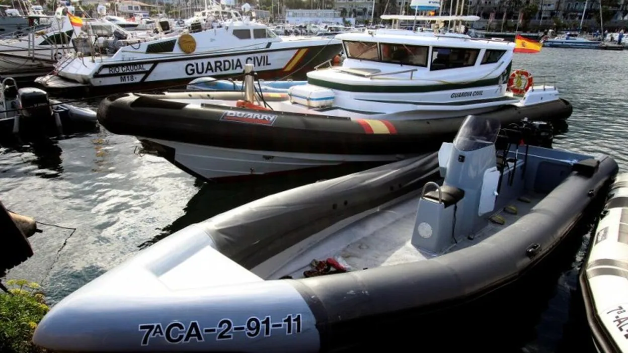 Al menos tres inmigrantes ahogados al volcar una patera en la costa de Ceuta