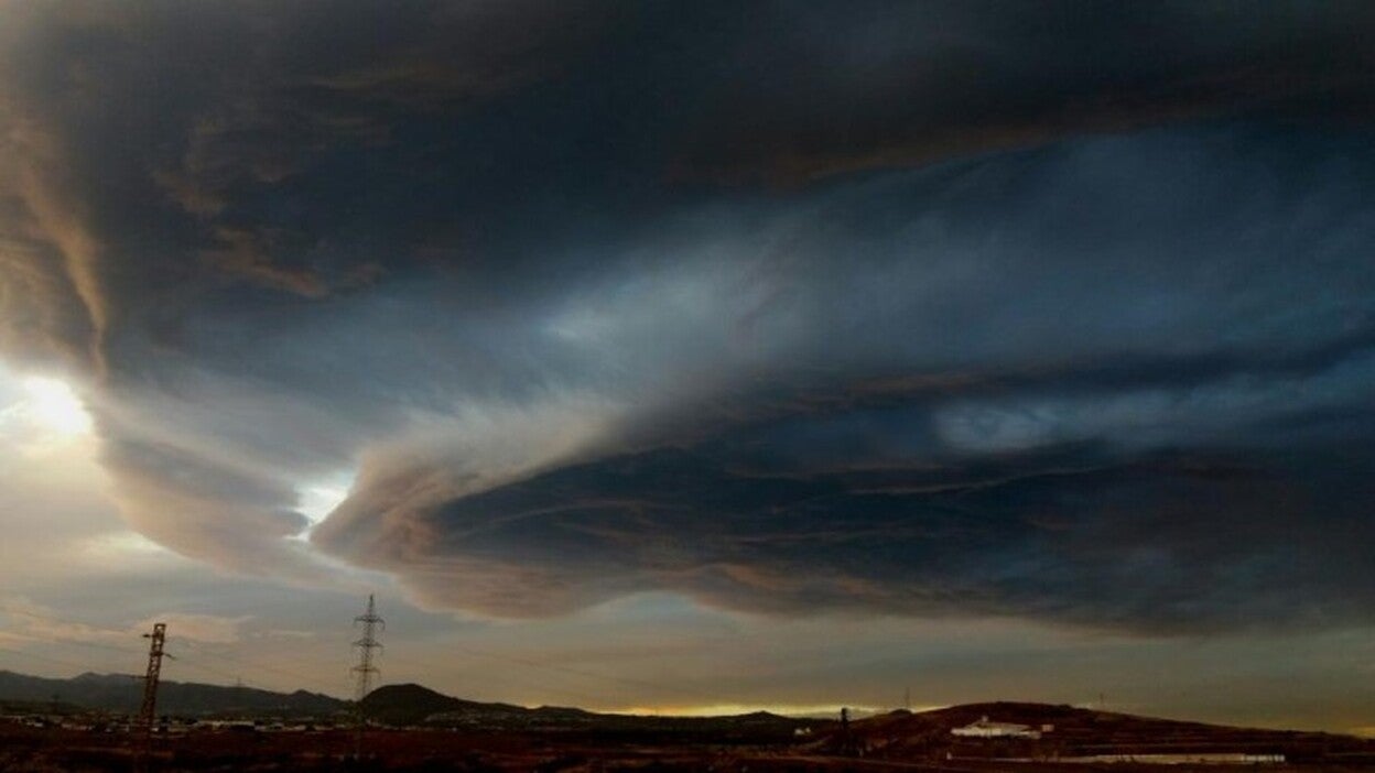 Una mirada al cielo antes de la borrasca