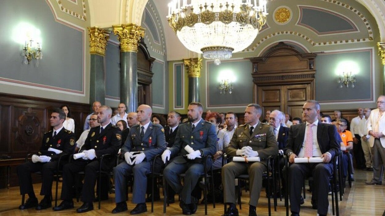 Ejemplos de solidaridad y servicio