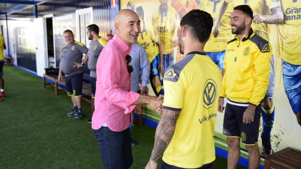 Ayestarán se despide de la plantilla y Paquito Ortiz intensifica el trabajo