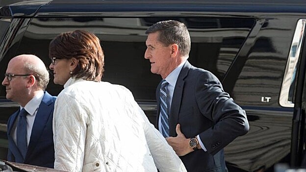 Flynn se declara culpable en la trama rusa y señala al entorno de Trump