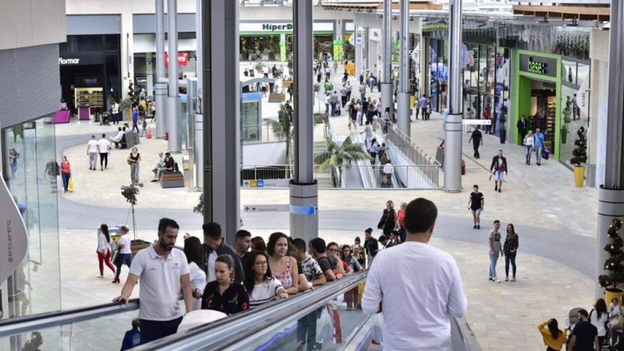 No caben más centros comerciales