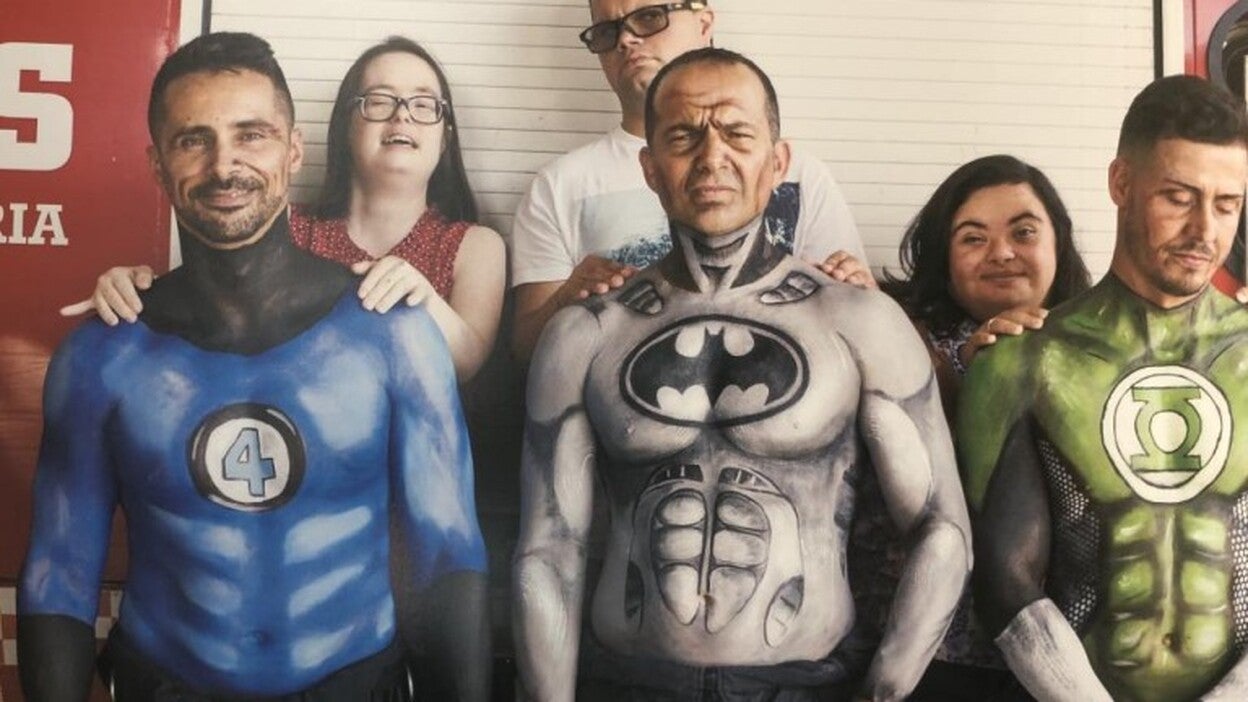 Bomberos solidarios con la asociación síndrome de Down