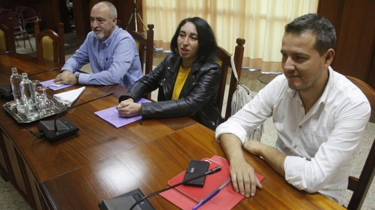 Cargos de Podemos dan apoyo a Meca