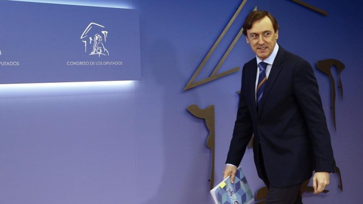 El PP quiere acabar con la «impunidad del anonimato» en redes