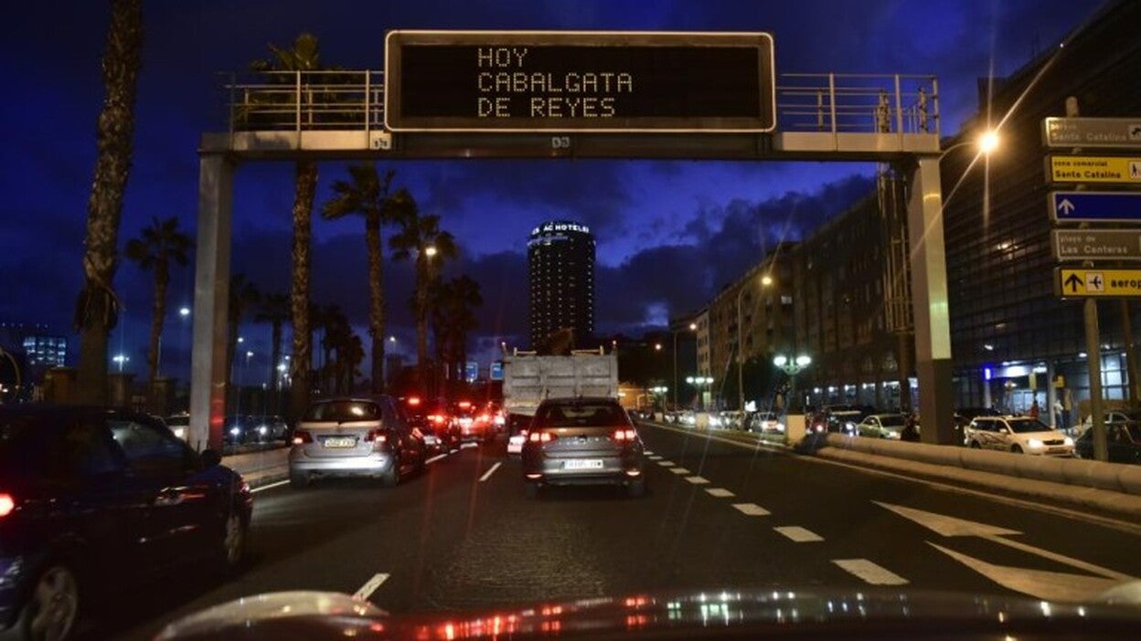 Media isla en un atasco