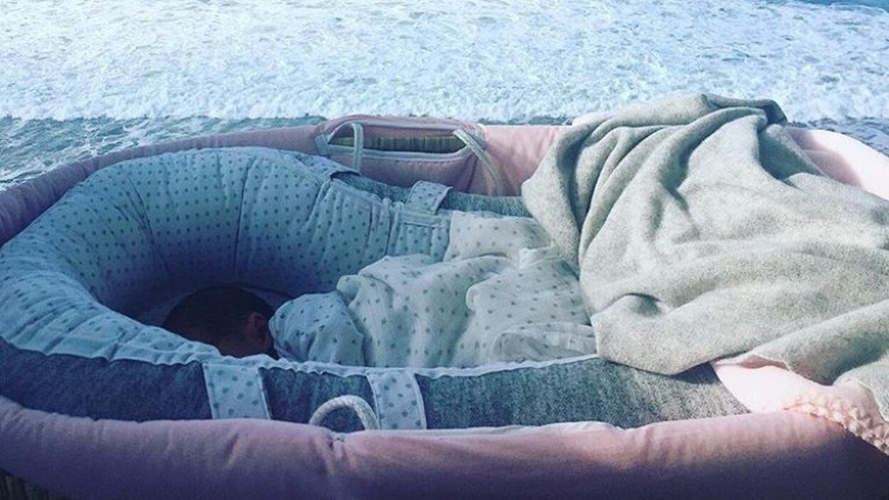 La modelo Ariadne Artiles presenta a su bebé