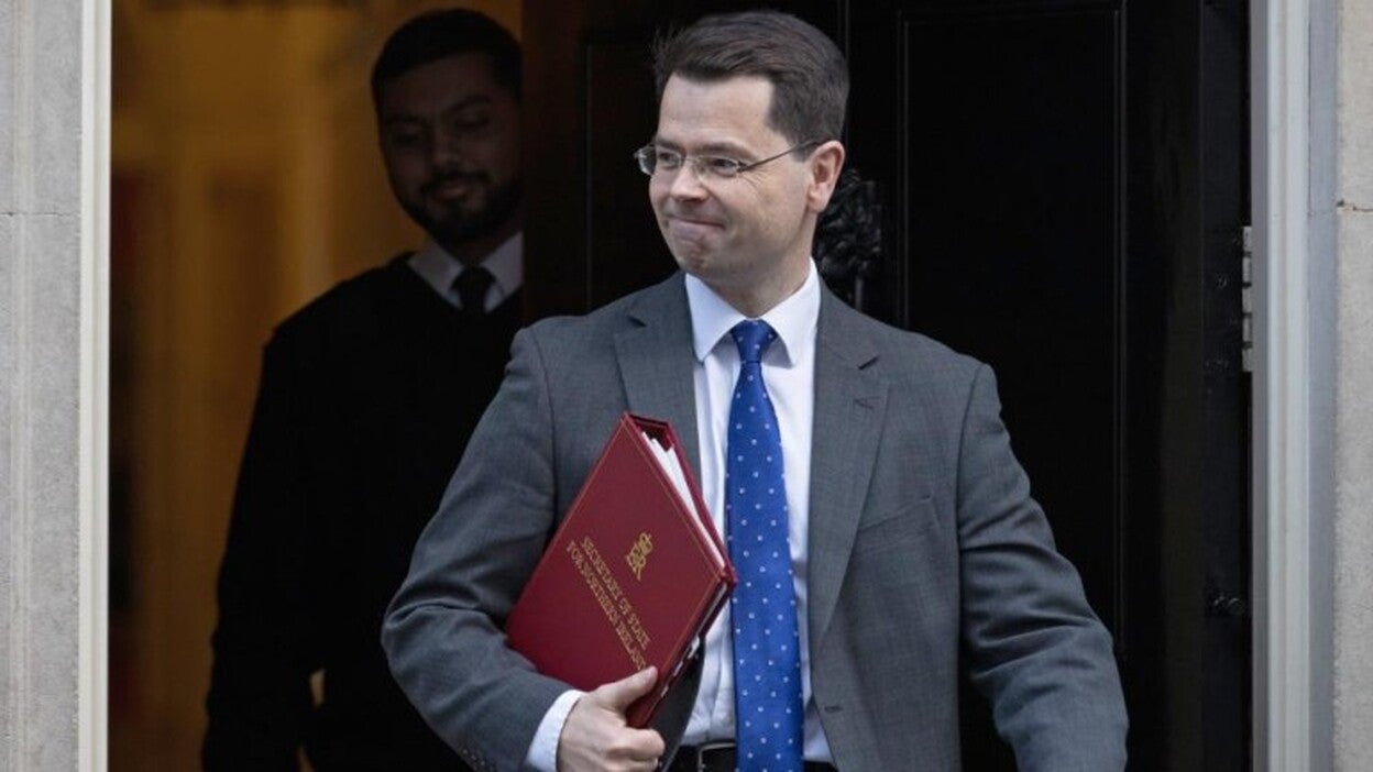 Dimite el ministro británico para Irlanda del Norte