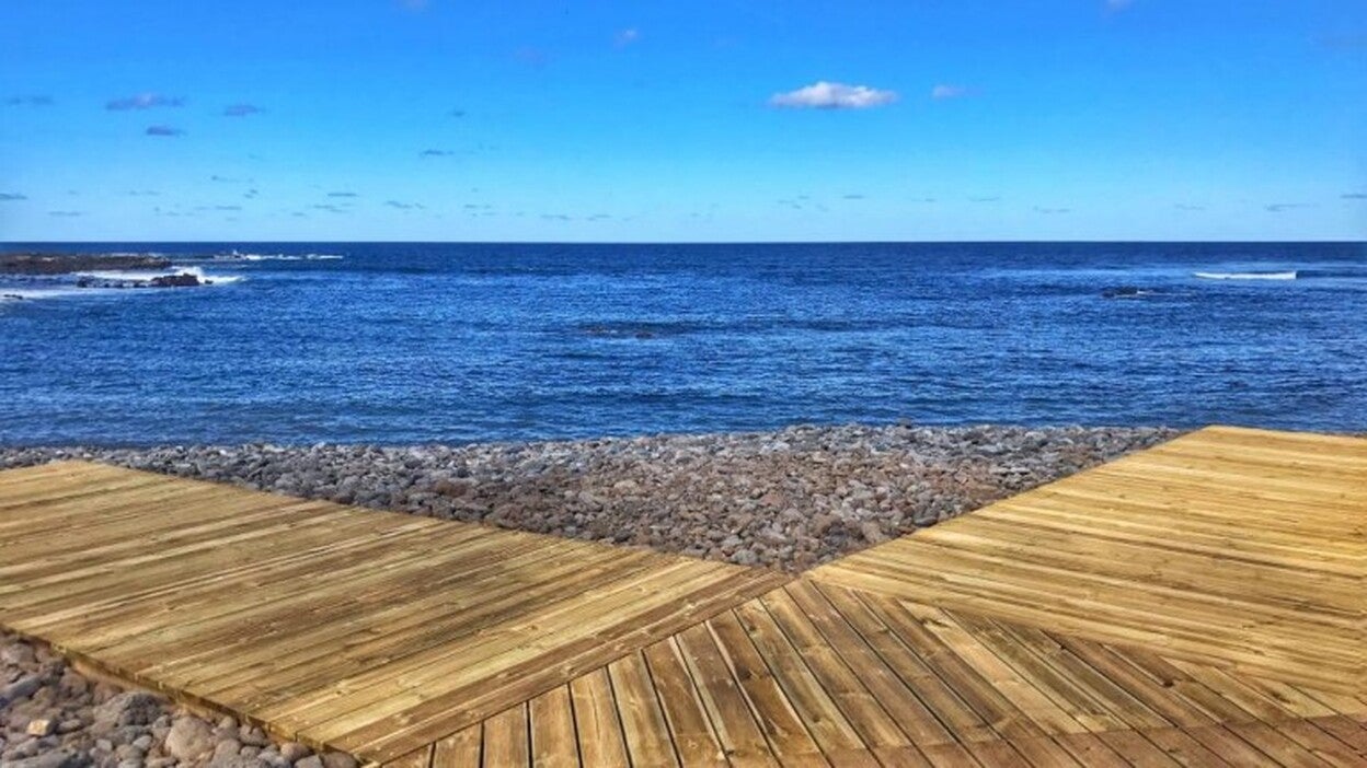 Mejorado el acceso al litoral de La Caleta de Interián