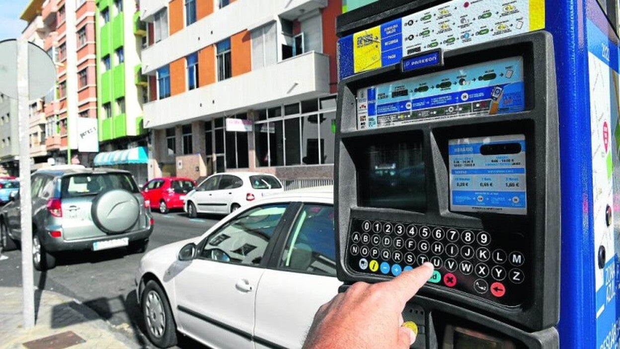 El impago de las zonas azul y verde cae de 25 a 8 euros