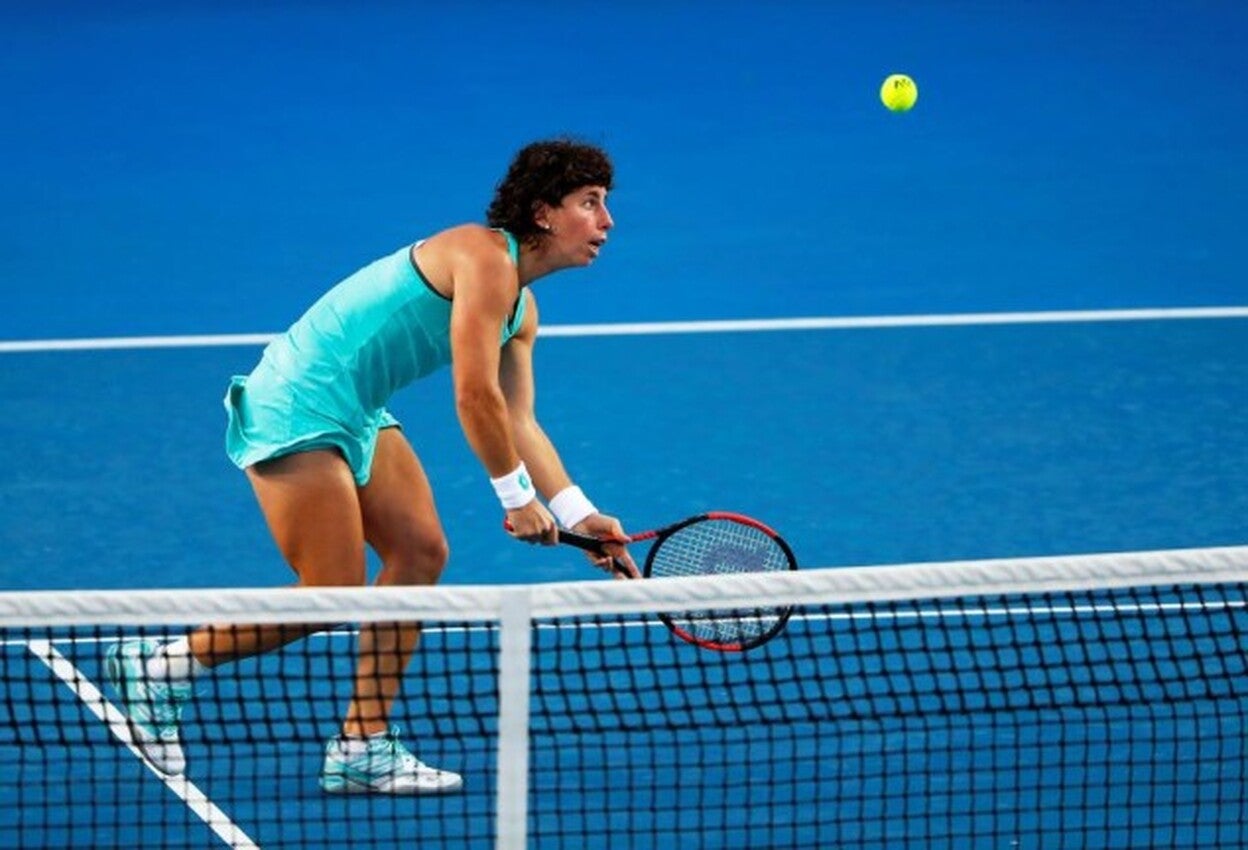 Carla Suárez supera a Babos y pasa a tercera ronda