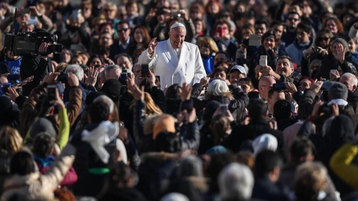 El papa vincula las noticias falsas con la sed de poder