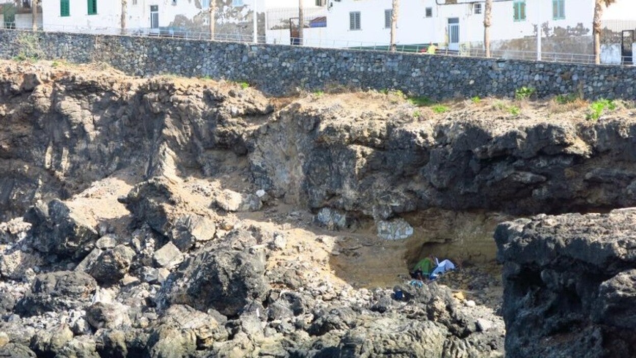 Un refugio a la intemperie en La Puntilla
