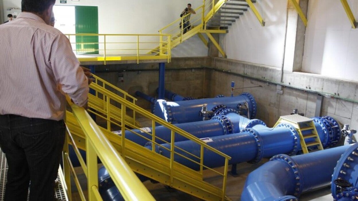 El 45,5% del agua desalada en 2017 se perdió