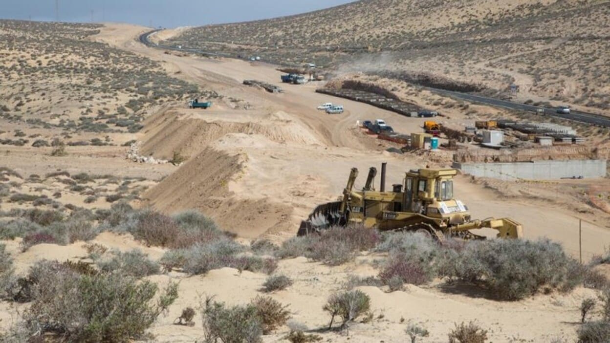 Arena de la obra de la autovía sur para las playas de Jandía