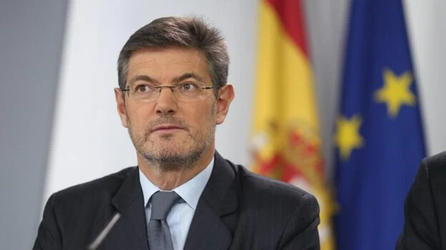 El ministro de Justicia, Rafael Catalá, ha descartado la aplicación de la prisión permanente revisable para los delitos de rebelión y sedición. / Efe
