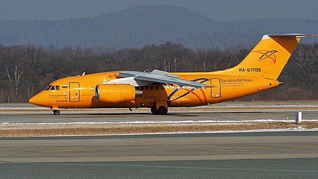 Un avión con 71 personas se estrella en las afueras de Moscú