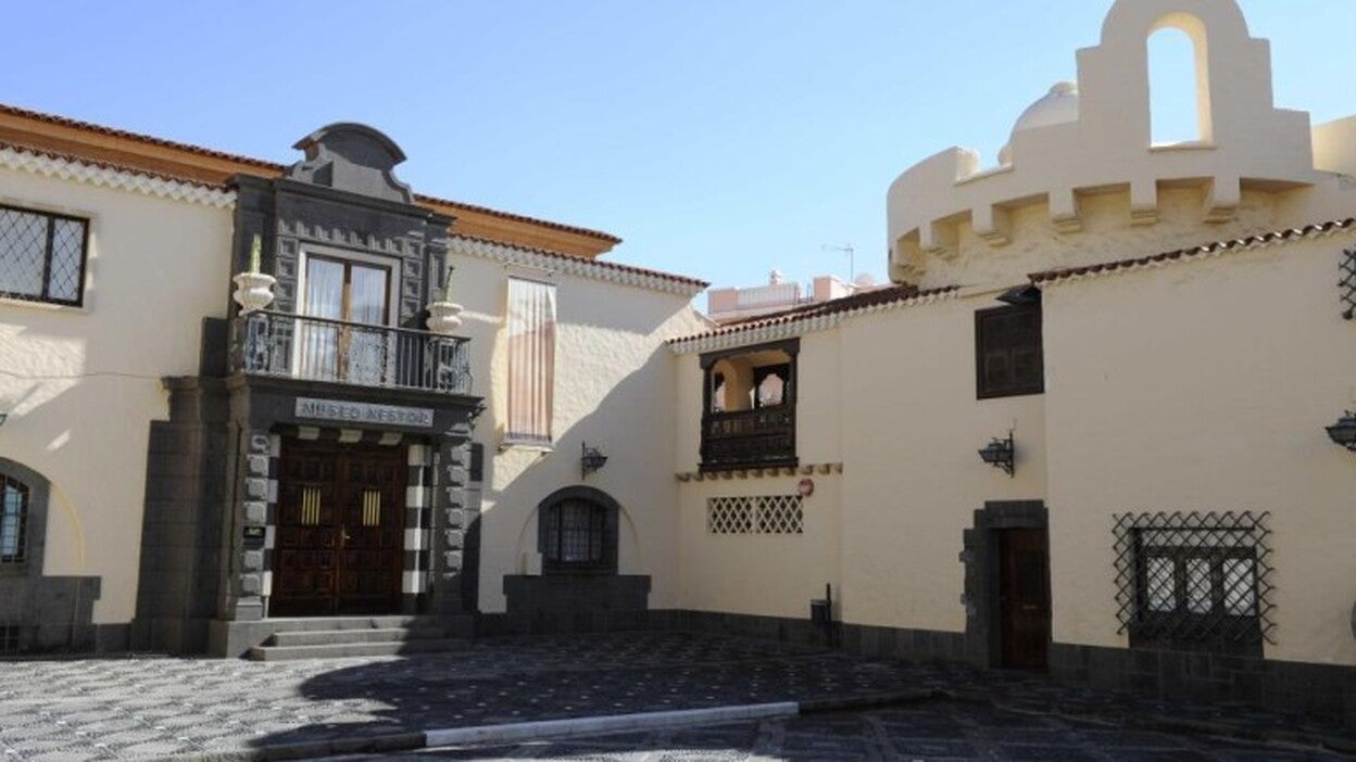 Una rampa de cristal para el museo Néstor