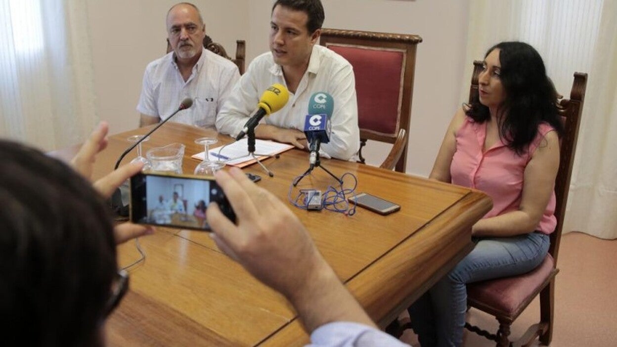 Podemos acusa a San Ginés de «uso clientelar» de los contratos